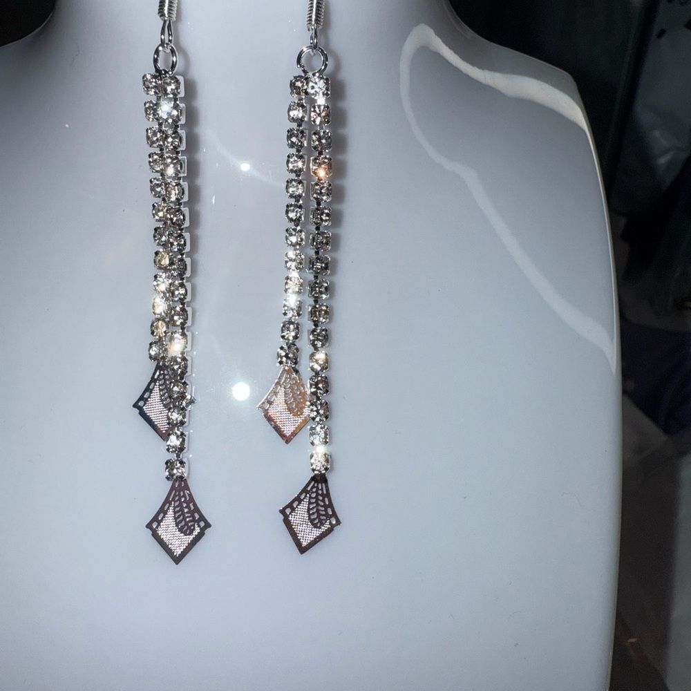 Elegant Silver Dangle Earrings New Holiday Gift party accessories - Picture 1 of 2